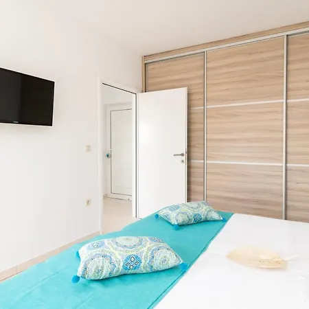 Lungo Mare Apartment